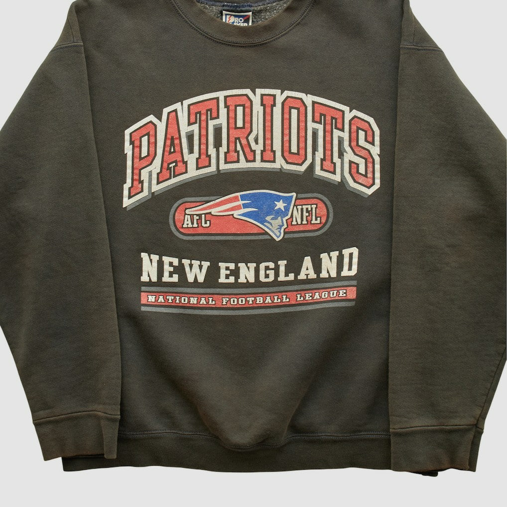 New England Patriots Pro Player 90s Pullover Sweatshirt | NFL Near me