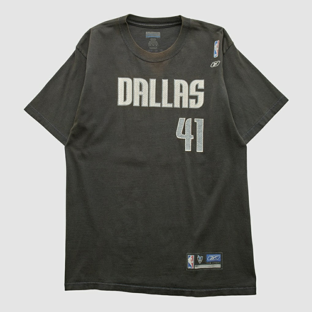 Black Dallas Mavericks Reebok 2000s T-shirt sale | NBA