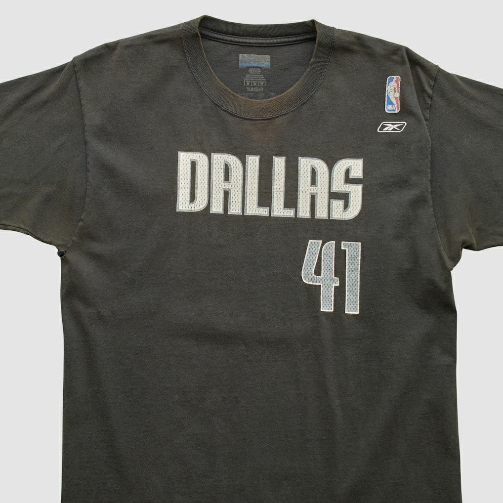 Black Dallas Mavericks Reebok 2000s T-shirt sale | NBA
