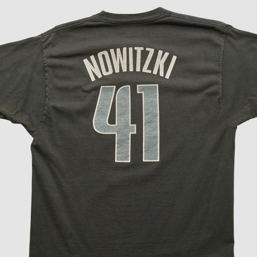 Black Dallas Mavericks Reebok 2000s T-shirt sale | NBA