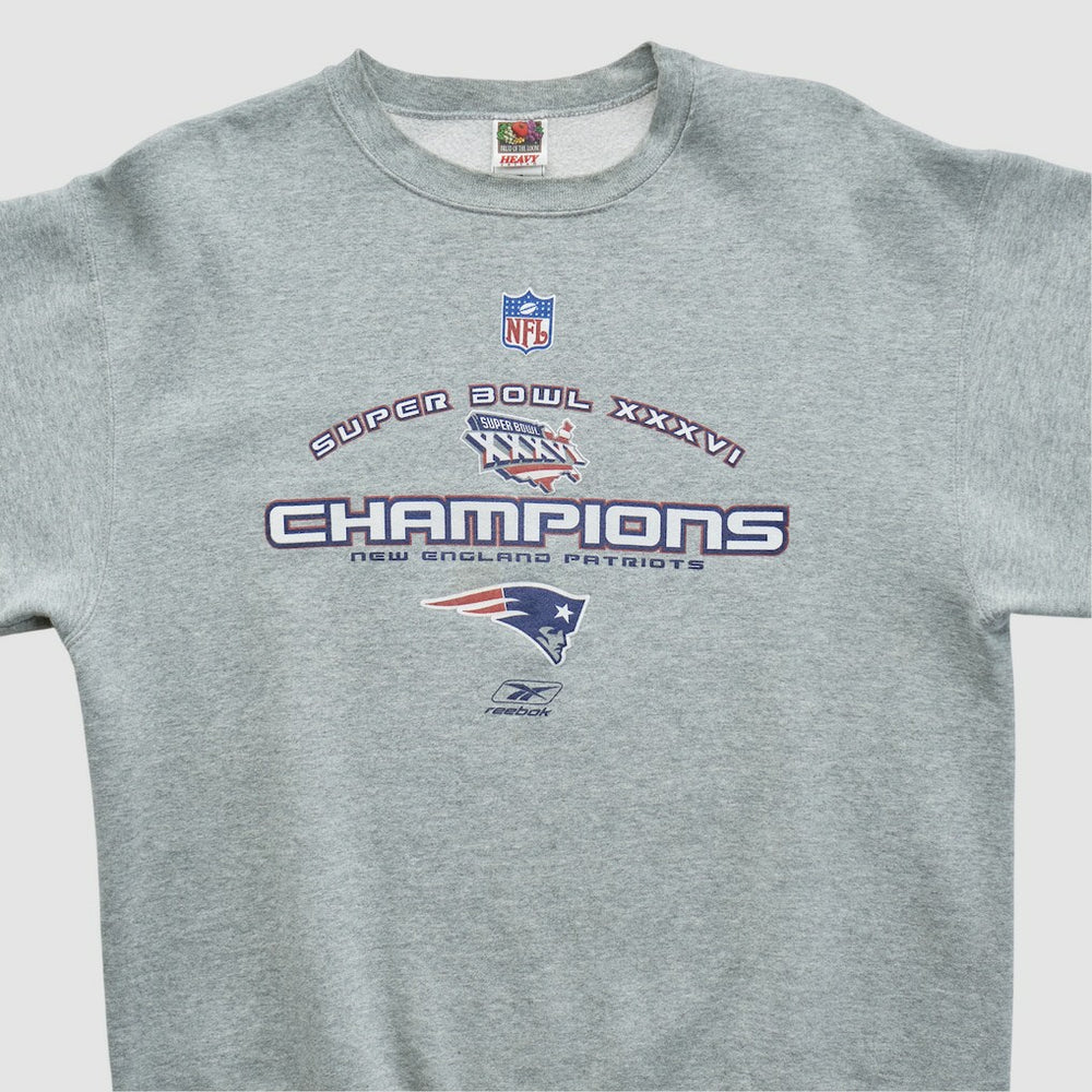 New England Patriots Super Bowl XXXVI Fruit of The Loom 2002 Pullover Sweatshirt | NFL Near me