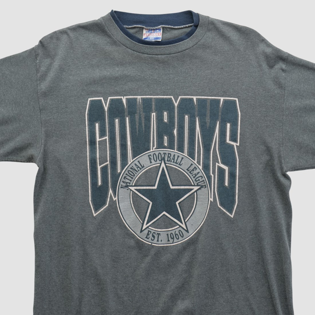 Dallas Cowboys Trench 90s T-shirt | NFL Online
