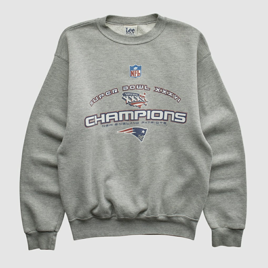 New England Patriots Lee Sport 2002 Pullover Sweatshirt | NFL Outlet