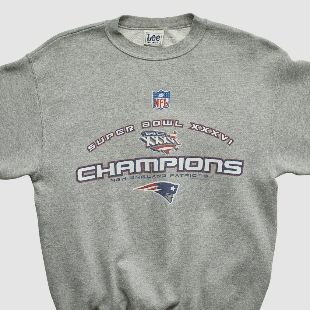 New England Patriots Lee Sport 2002 Pullover Sweatshirt | NFL Outlet