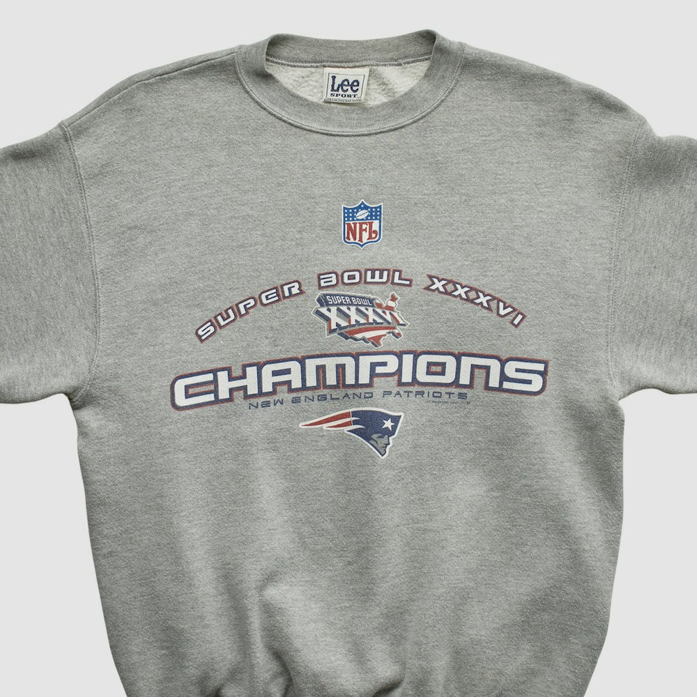 New England Patriots Lee Sport 2002 Pullover Sweatshirt | NFL Outlet