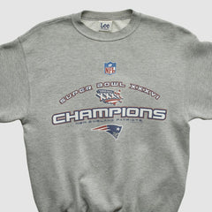 New England Patriots Lee Sport 2002 Pullover Sweatshirt | NFL Outlet