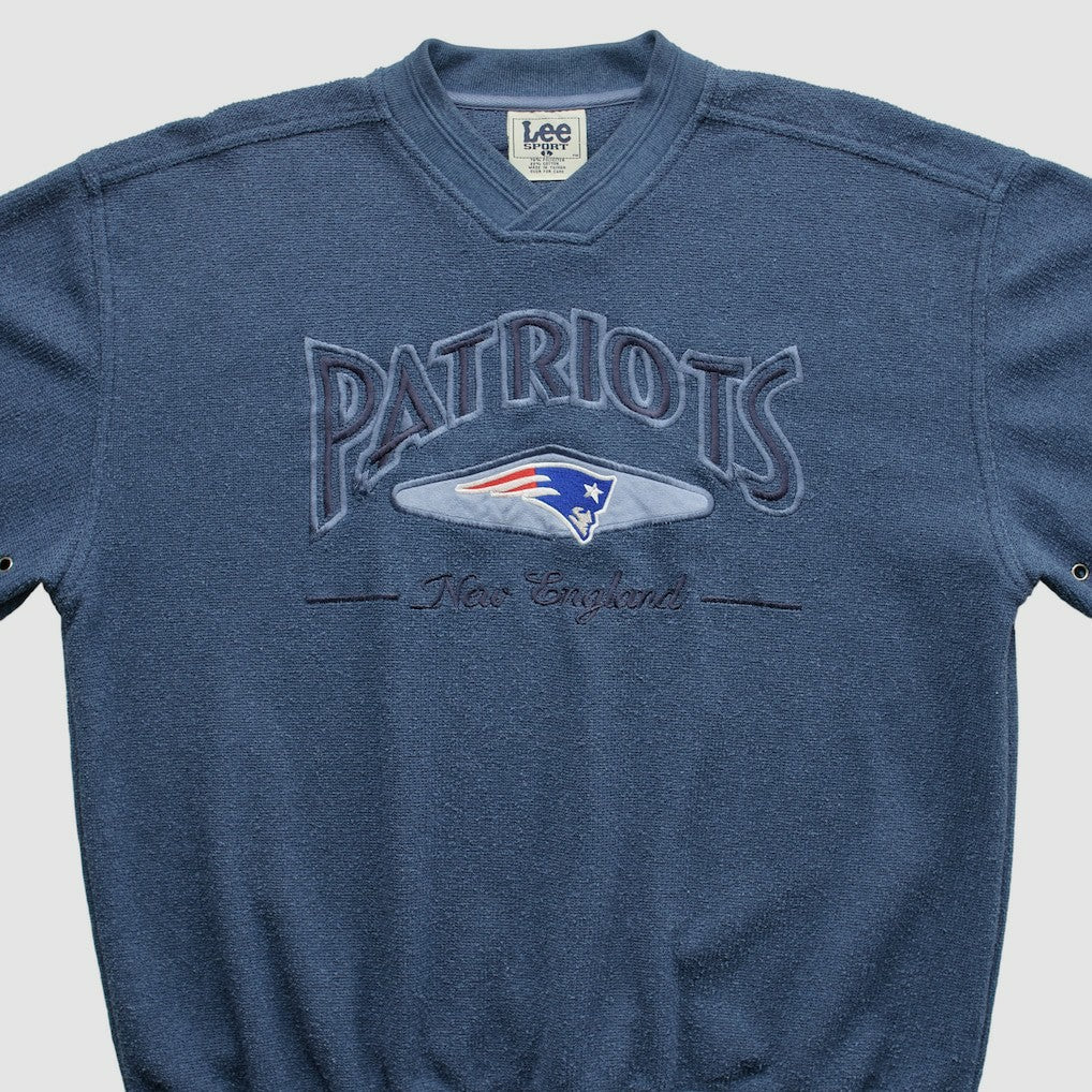 New England Patriots Lee Apparel 90s Pullover Sweatshirt | NFL On sale