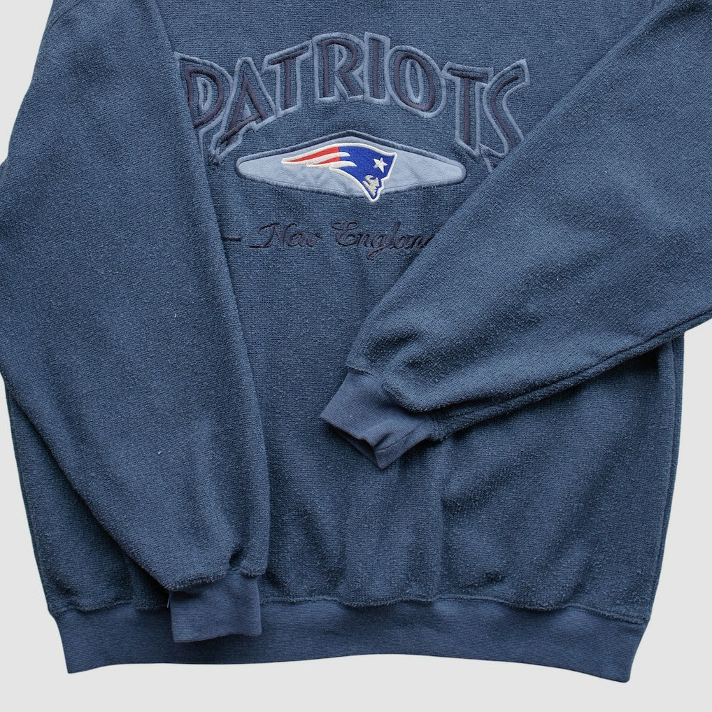 New England Patriots Lee Apparel 90s Pullover Sweatshirt | NFL On sale