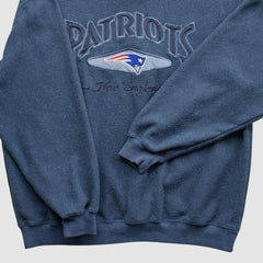 New England Patriots Lee Apparel 90s Pullover Sweatshirt | NFL On sale