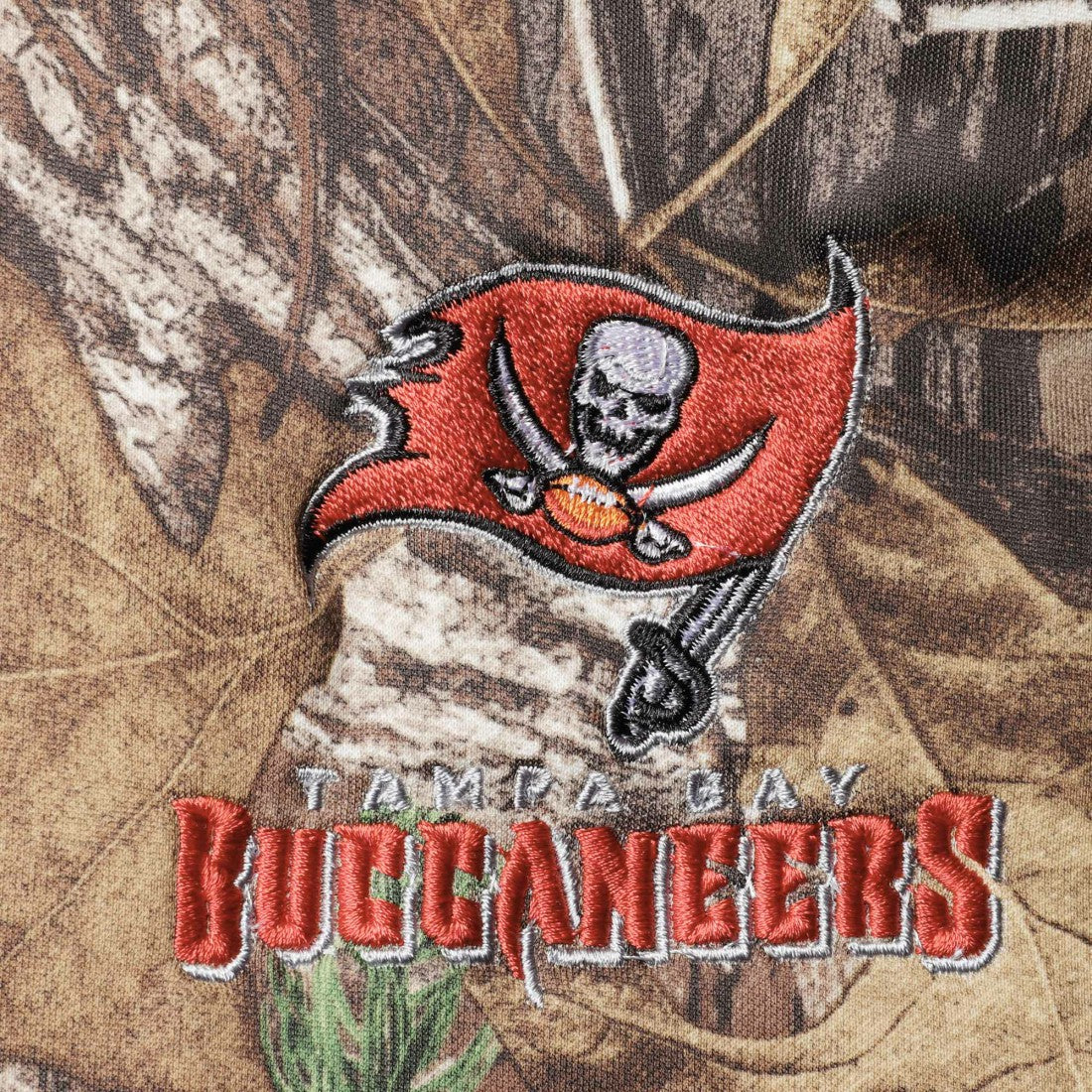 Tampa Bay Buccaneers Dunbrooke Circle  Tech Fleece Pullover Hoodie | NFL US