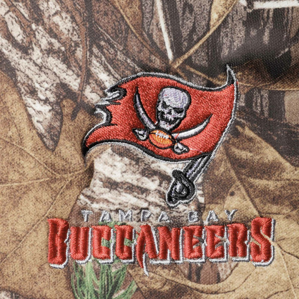 Tampa Bay Buccaneers Dunbrooke Circle  Tech Fleece Pullover Hoodie | NFL US