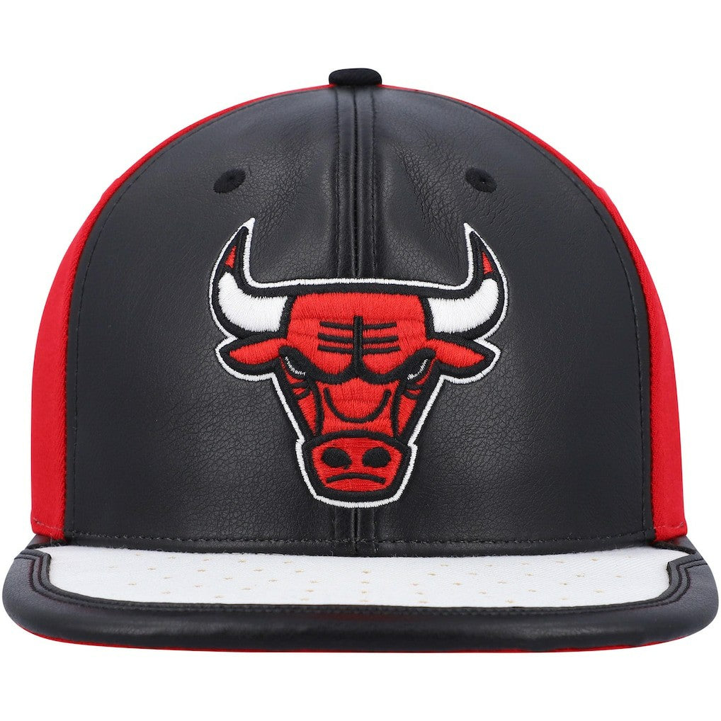 Black/White Chicago Bulls Day One Snapback Hat | NBA