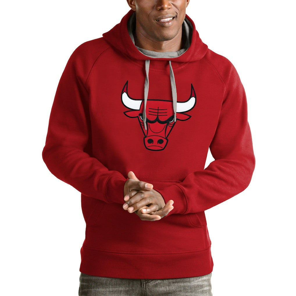 Red Chicago Bulls Antigua Logo Victory Pullover Hoodie | NBA