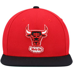 Red/Black Chicago Bulls Hardwood Classics Team Two-Tone 2.0 Snapback Hat | NBA