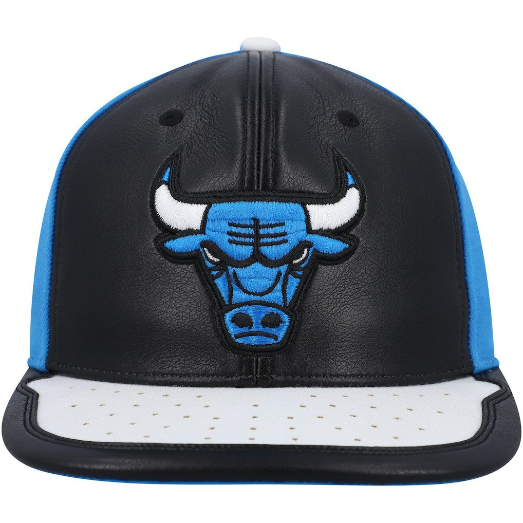 Black/White Chicago Bulls Day One Snapback Hat | NBA