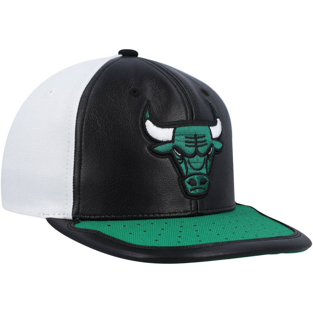 White/Green Chicago Bulls Day One Snapback Hat | NBA