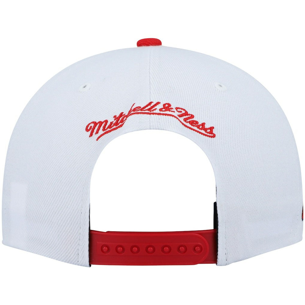 White/Red Chicago Bulls Hardwood Classics Snapback Hat | NBA