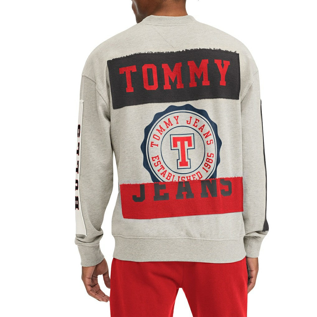 Gray Chicago Bulls Tommy Jeans James Patch Pullover Sweatshirt | NBA