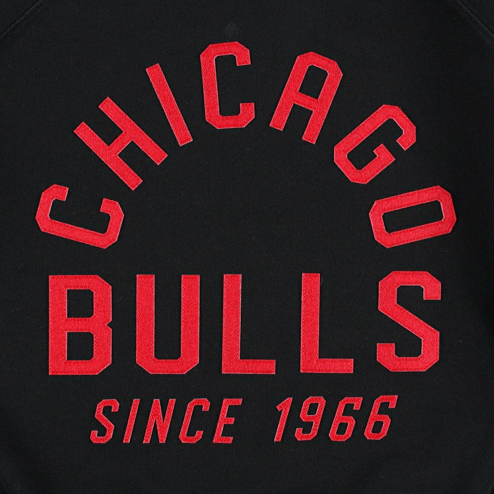 Black Chicago Bulls Sportiqe Women's Ashlyn Brava Raglan Pullover Sweatshirt | NBA