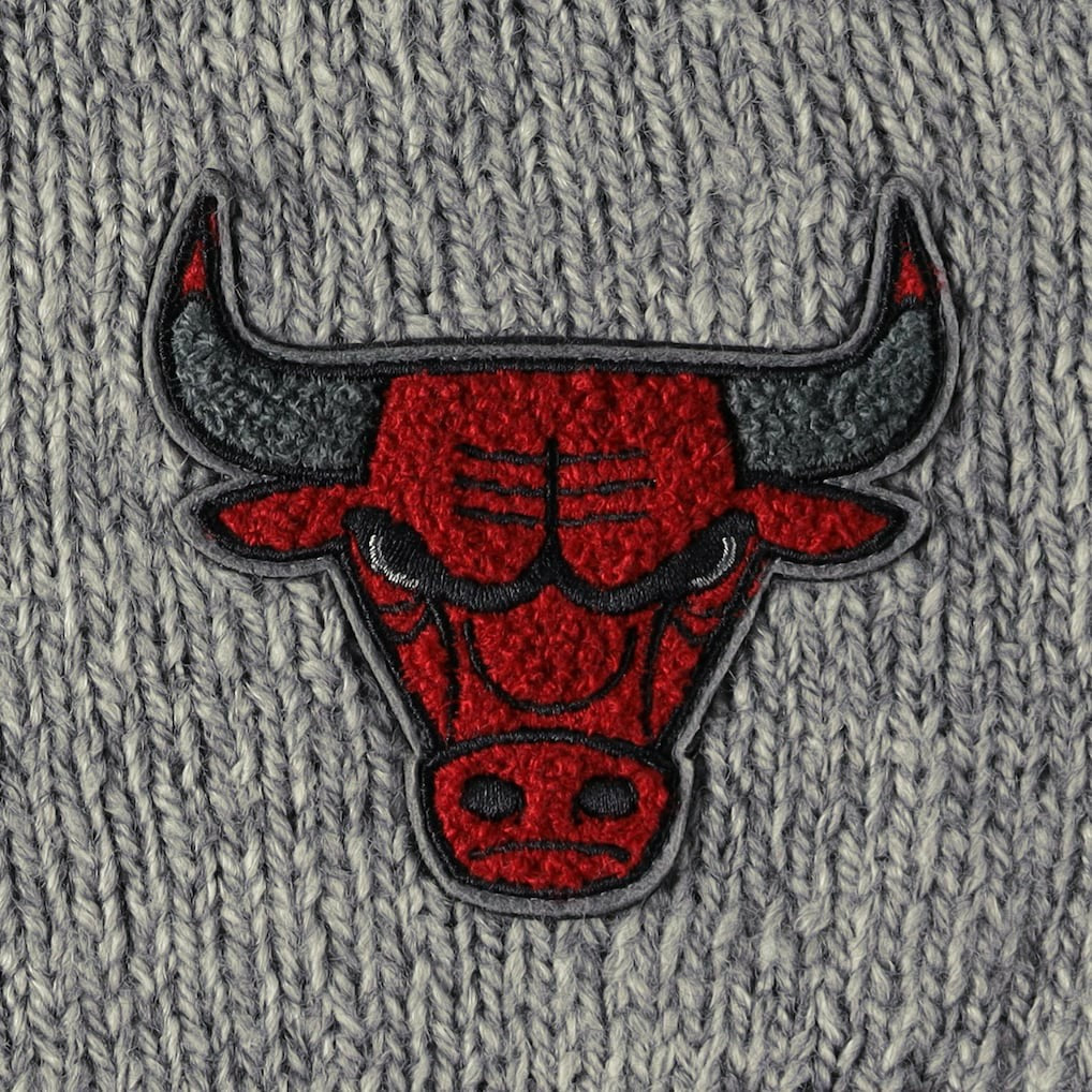 Gray Chicago Bulls Lusso Women's Scarletts Lantern Sleeve Tri-Blend V-Neck Pullover Sweater | NBA