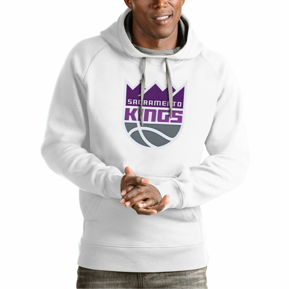 White Sacramento Kings Antigua Team Logo Victory Pullover Hoodie | NBA
