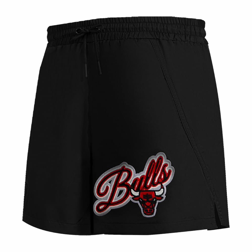 Black Chicago Bulls Pro Standard Women's Script Woven Shorts | NBA