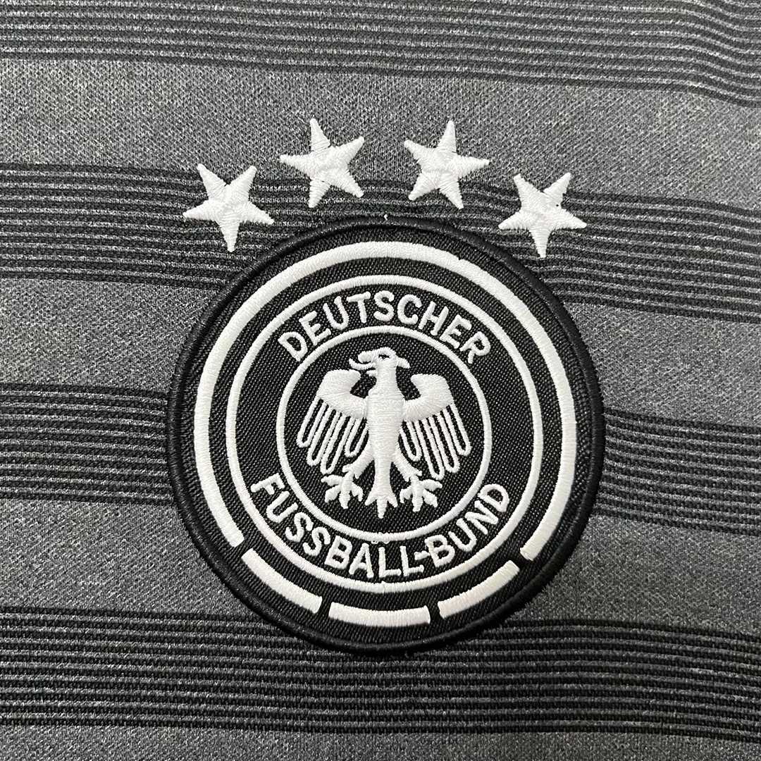 Müller #13 Retro Germany Away Jersey 2016
