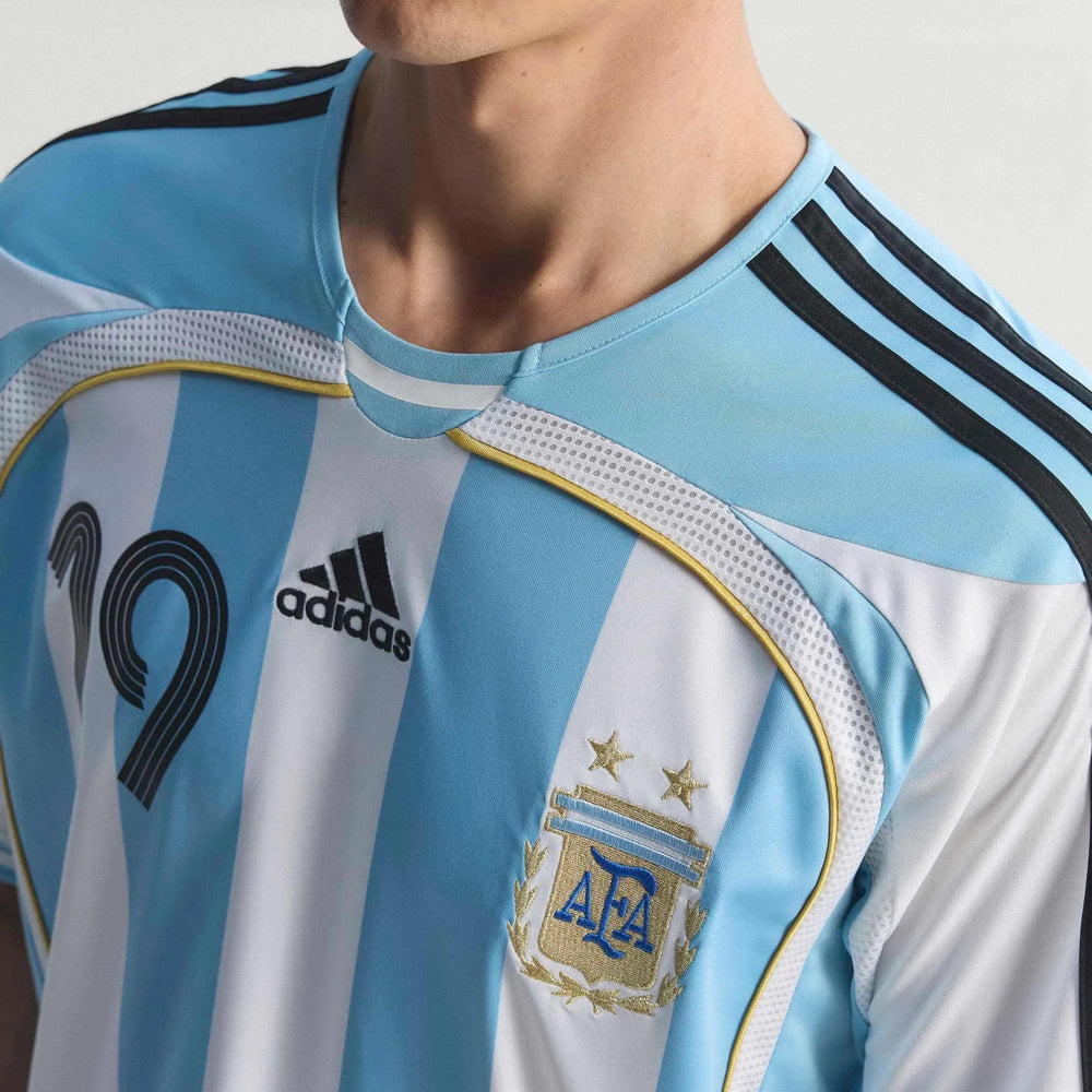 Argentina 2006  Men's Retro Stadium Home Messi #19 Soccer Jersey